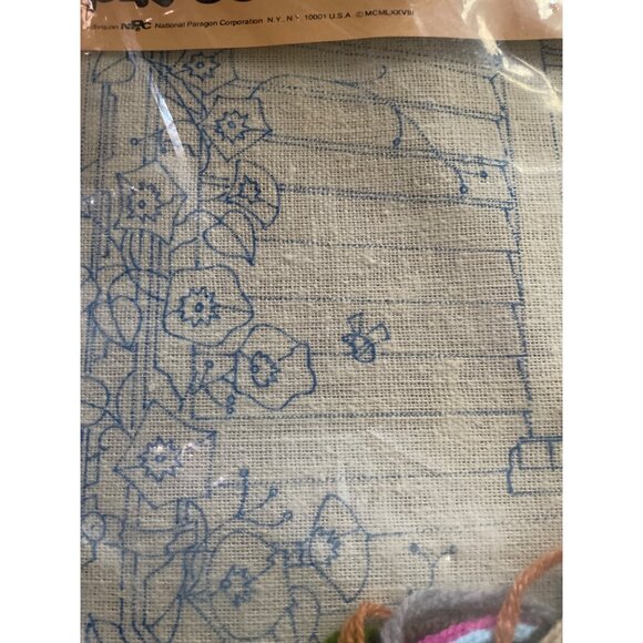 Paragon Needlecraft Stitchery Kit "The Rain Barrel" 16x20 Stamped Picture Yarn/T - Picture 8 of 8